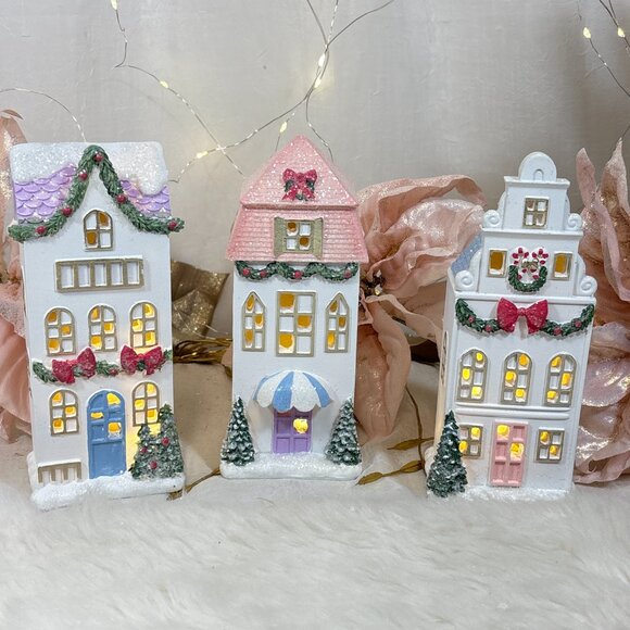 Christmas Cynthia Rowley Pastel Resin LED Lighted Village Houses Set of 3 NIB - Picture 6 of 9